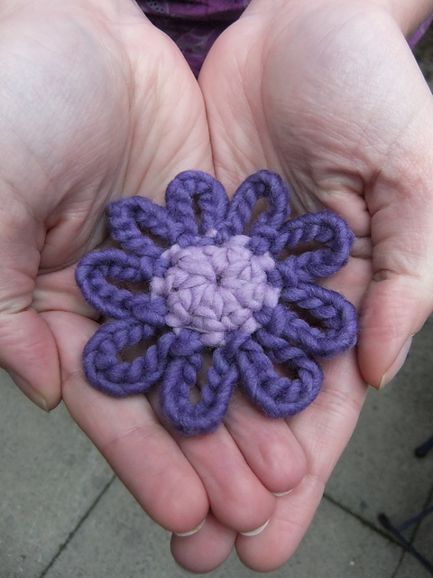 Ravelry: lazy daisy bunting pattern by By Helen