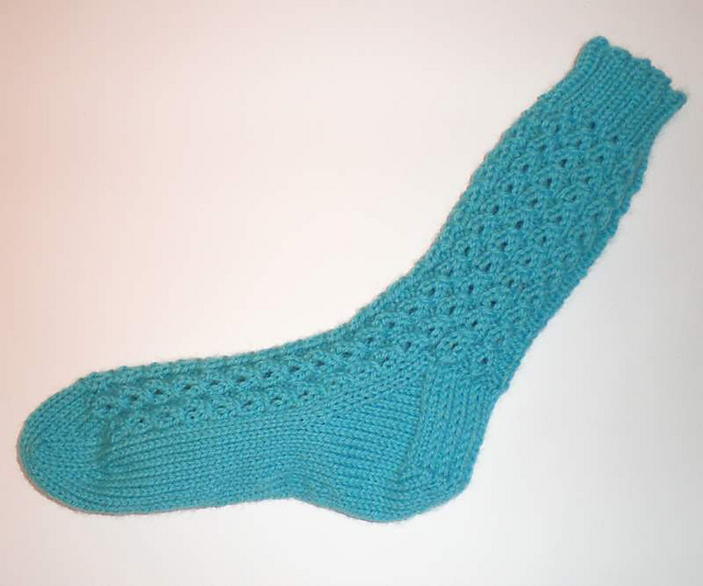 Ravelry PickAPattern Worsted Weight Socks pattern by Ruth Garcia