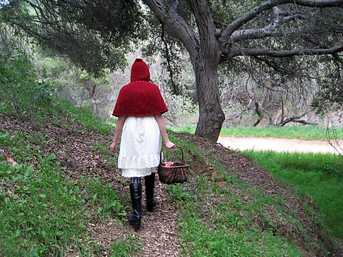 Ravelry: Le Petite Chaperon Rouge pattern by Sarah Ganis