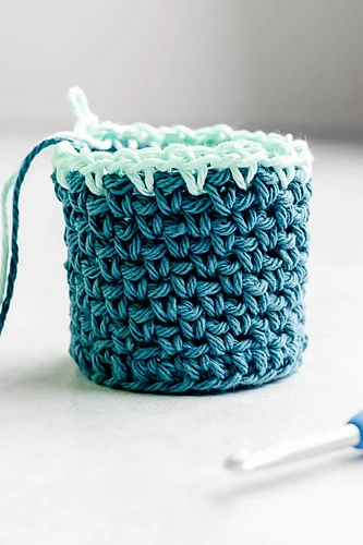 Crochet Can Cozy photo 5