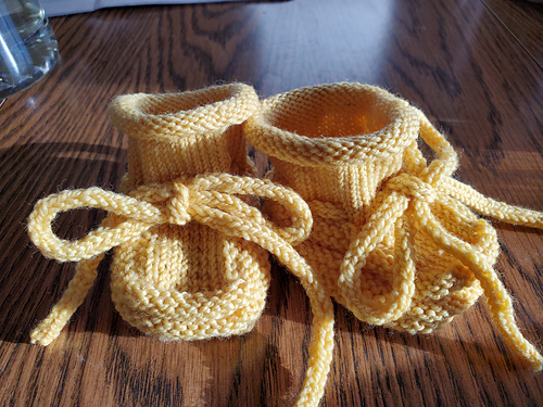 Christines Stay-On Baby Booties - bysckristin