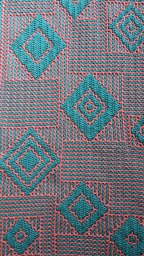 Scattered Diamonds Tablerunner