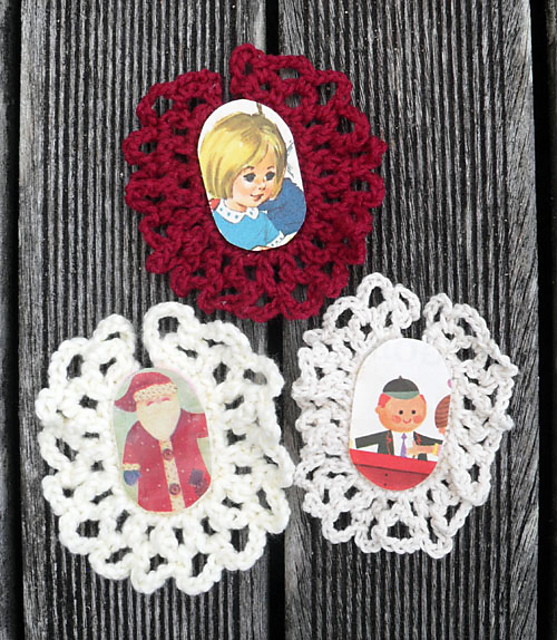 Ravelry Crocheted Picture Frame Ornament pattern by Dione Read