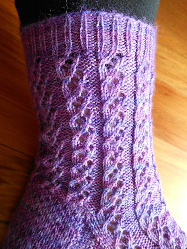 Ravelry: Ribbon Curl Socks pattern by Sarah Ronchetti