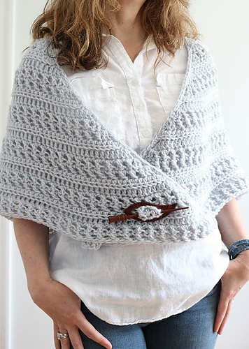 Ravelry: Cape Cod Triangle Shawl pattern by Susan Frick