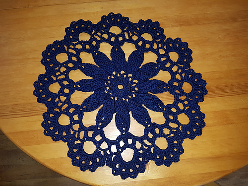 Ravelry: Pretty Pinwheel Doily pattern by Elizabeth Ann White