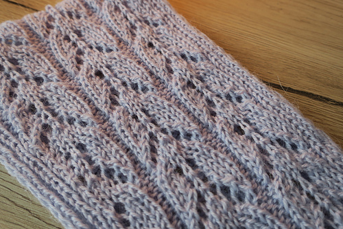 Tiny Leaves Sjal - Karolina Wesolek