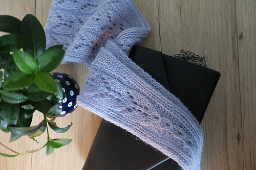 Tiny Leaves Sjal - Karolina Wesolek