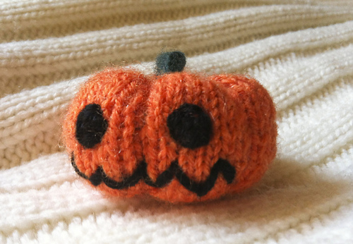 Knitted Jack O' Lantern photo 2