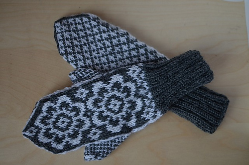 Selbu Flowers (Mittens) photo 2