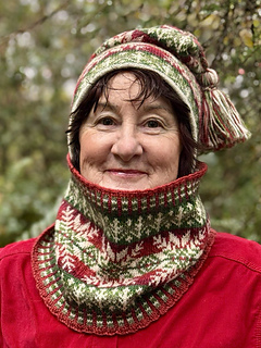 Morangie Forest Christmas Cowl & Kep