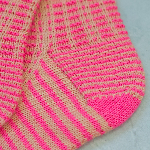 Ravelry: Shadow Dash pattern by Jo Shaw