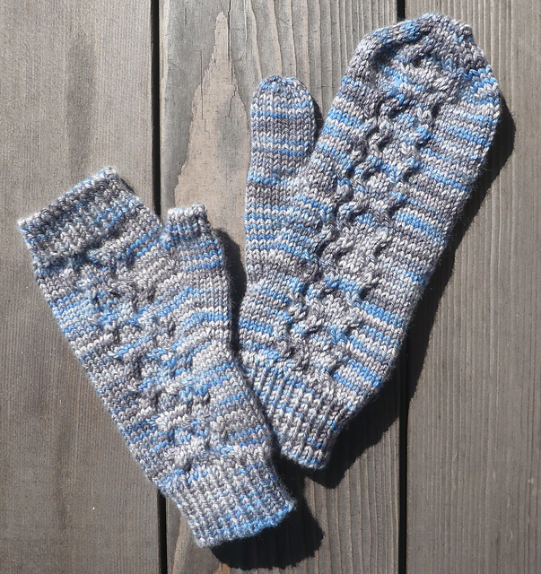 Parallel Turn Mittens
