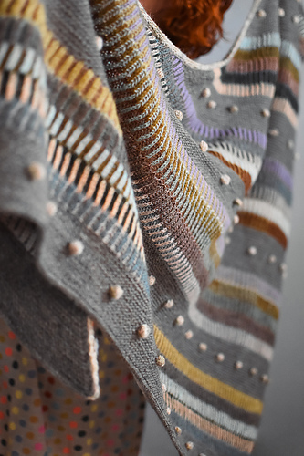 SALSATION サルセーション　SHAWL Two Tone Floral Reversible Scarf – SAACHI
