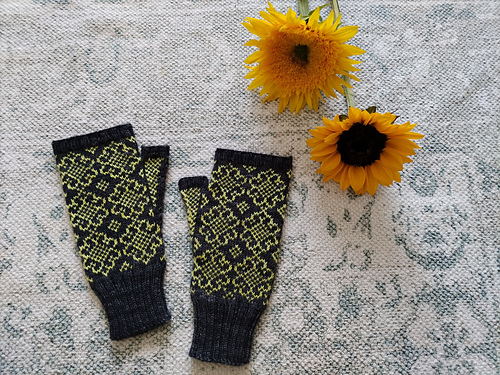 Geometric Sunflower Mitts