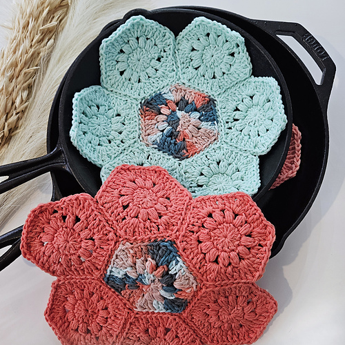 Pot Savers Pattern Ravelry: Meadows Pan Savers pattern by Sarah Watson