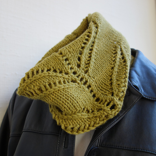 Ravelry: Leafmotif pattern by Susan Ashcroft