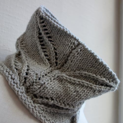 Ravelry: Leafmotif pattern by Susan Ashcroft