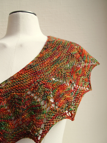 Ravelry: Leaves on the line pattern by Susan Ashcroft
