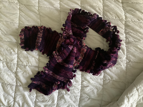 Randomized Caterpillar Scarf