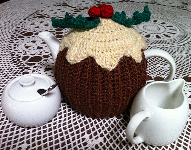 Ravelry Christmas Pudding Tea Cozy pattern by Jan Henderson