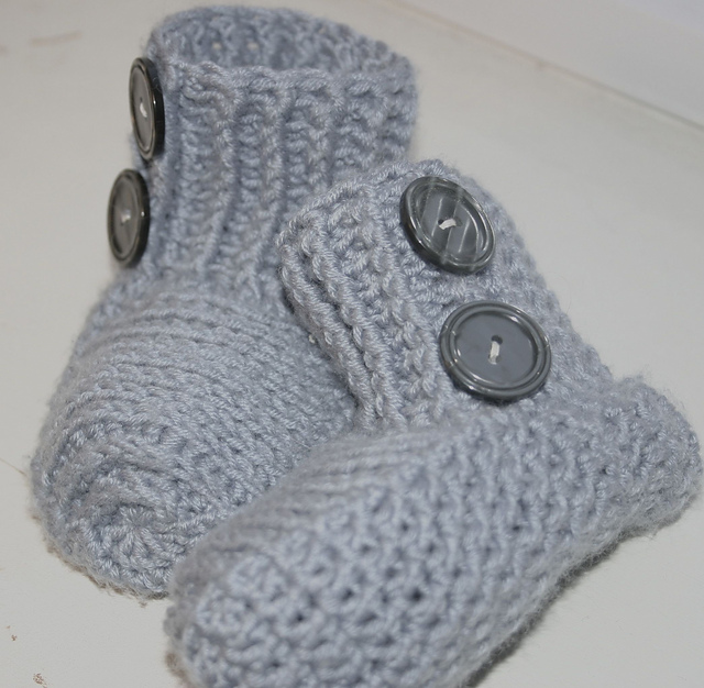 Ravelry: Baby Ridges Baby Booties pattern by Kari Birchler