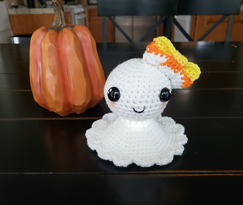 Ravelry: mini ghost pattern by Carolyne Brodie