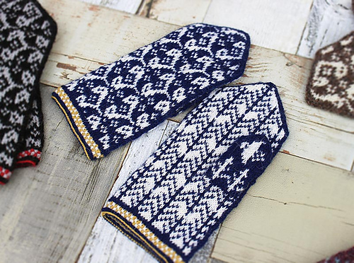 Ravelry: Birds! mittens(LightFingering) pattern by Takeko Tanabe