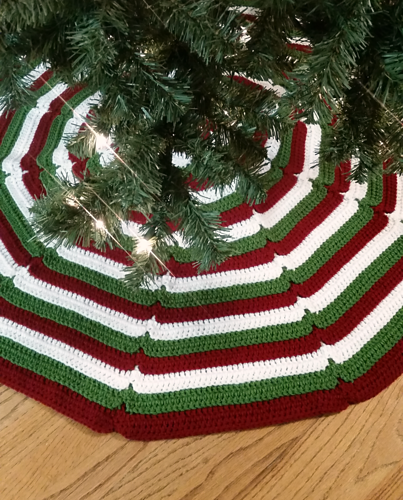 Happy Holidays Tree Skirt photo 3