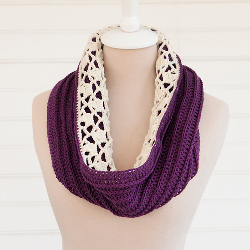 Snow Drops Reversible Cowl photo 1