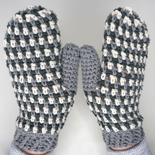 Autumn Amore Mittens photo 1