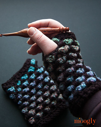 Moroccan Midnight Fingerless Mitts photo 2