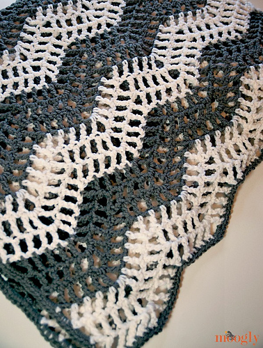 Big Bold Chevron Blanket photo 2