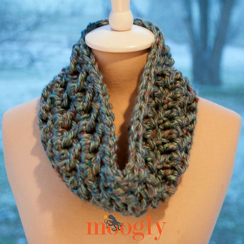 Hurry Up Holiday Cowl photo 1