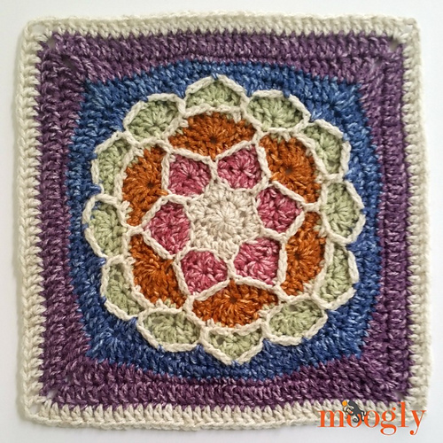 Joyful Afghan Square photo 1