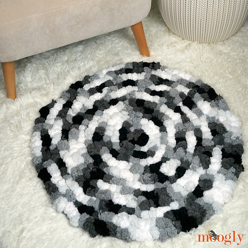Ravelry Super Easy NonSlip Pom Pom Rug pattern by Tamara Kelly
