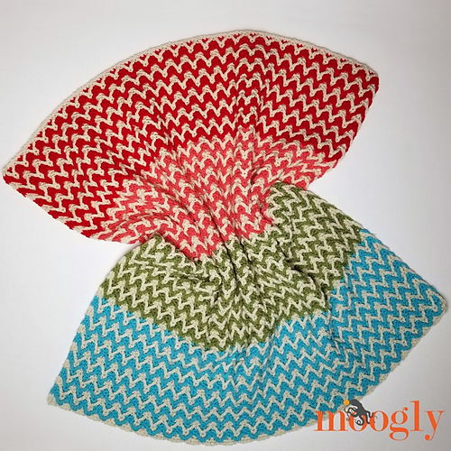 Ravelry: Bright Chevron Borderless Blanket pattern by Tamara Kelly