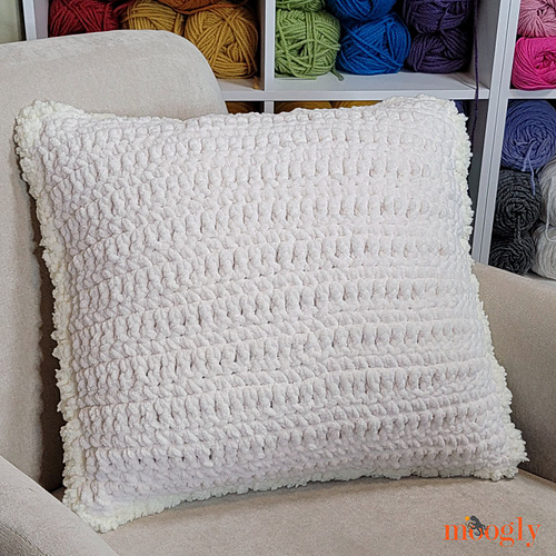 Ravelry Fluffy Diamond Pillow pattern by Tamara Kelly