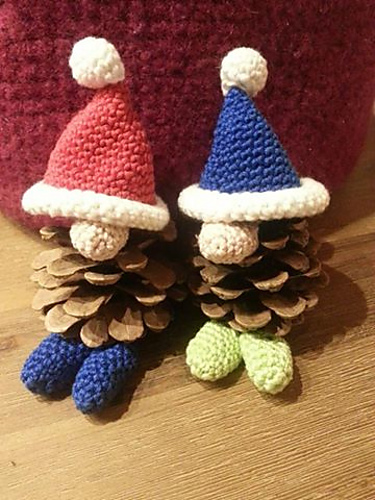 Christmas Pine Gnomes / Zapfenwichtel photo 2