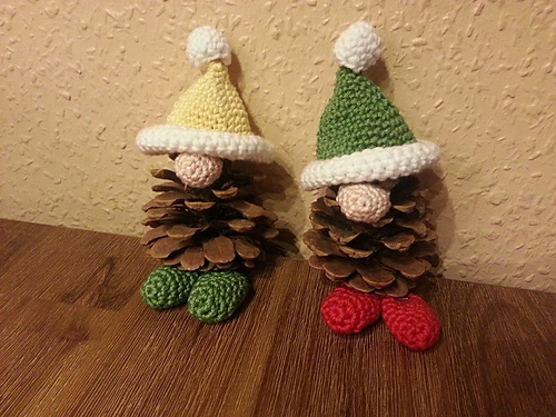 Christmas Pine Gnomes / Zapfenwichtel photo 3