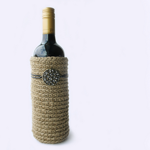 Ravelry: Jute Wine Bottle Sleeve pattern by Tara Schreyer