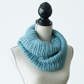 Ravelry: Blue Mist Cowl pattern by Tara Schreyer