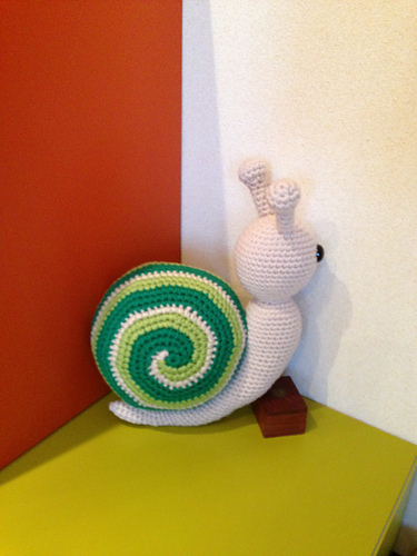 Greeny the spiral tricolor Snail photo 2