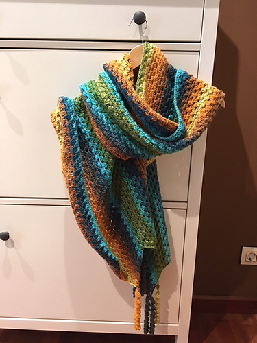 triangular rectangular granny shawl photo 2