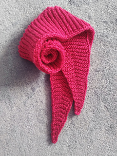 Made with 50gm acrylic sport weight yarn on 3.25mm needles.