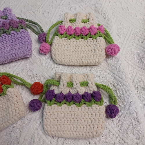 Tulip Pouch Bag photo 5