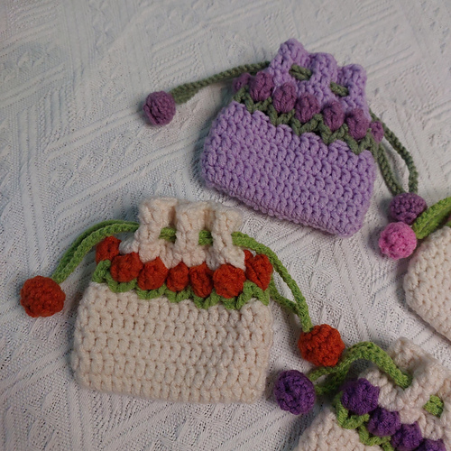 Tulip Pouch Bag photo 6