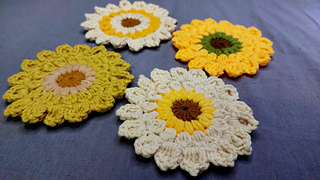 Ravelry: Sunflower Coaster pattern by Thao Homemade Crochet