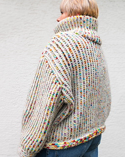 Size M, back view.
