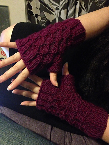 Twisted Chain Link Fingerless Gloves photo 5
